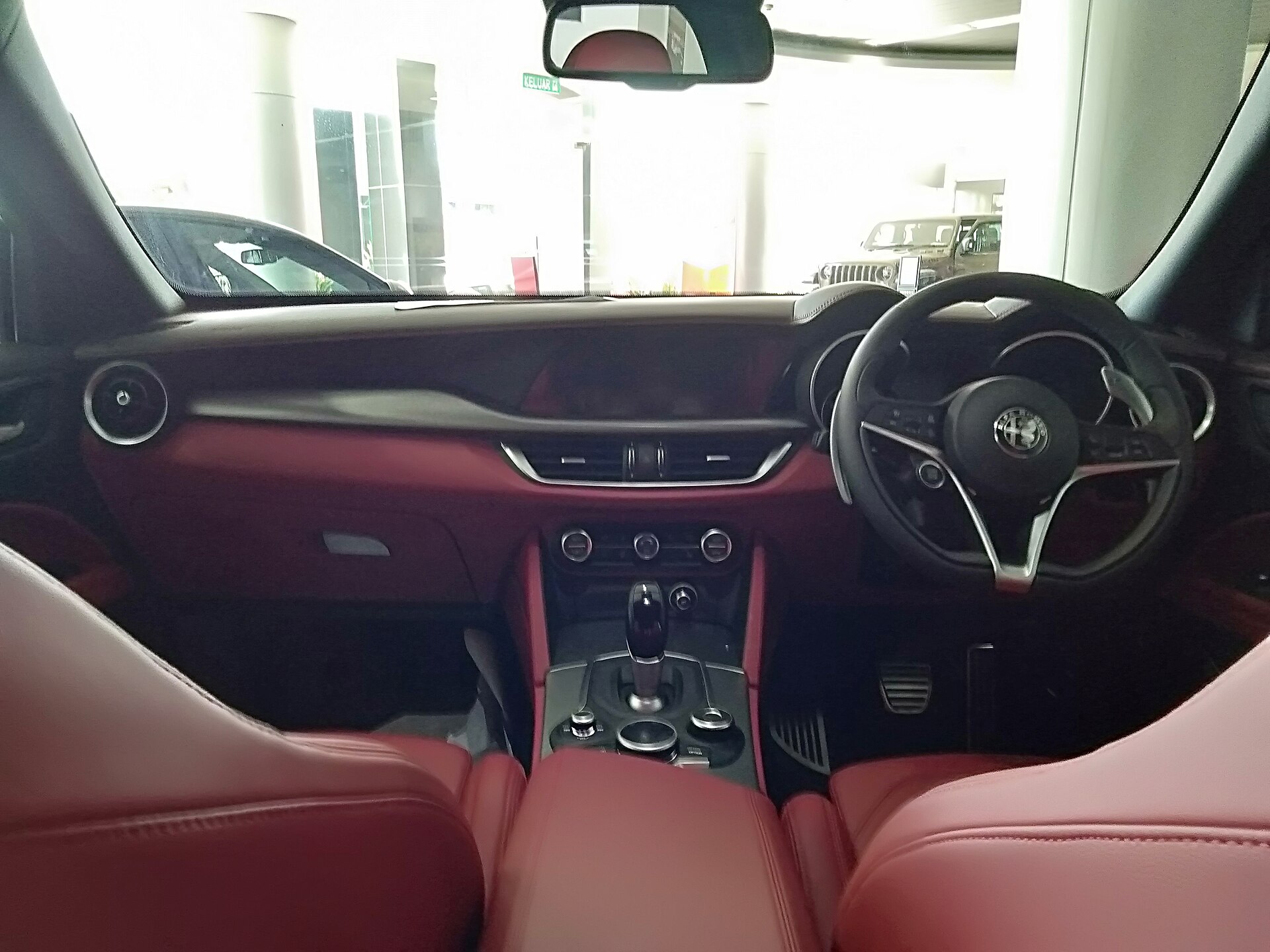 Alfa Romeo Stelvio Stelvio (1990–) – interior