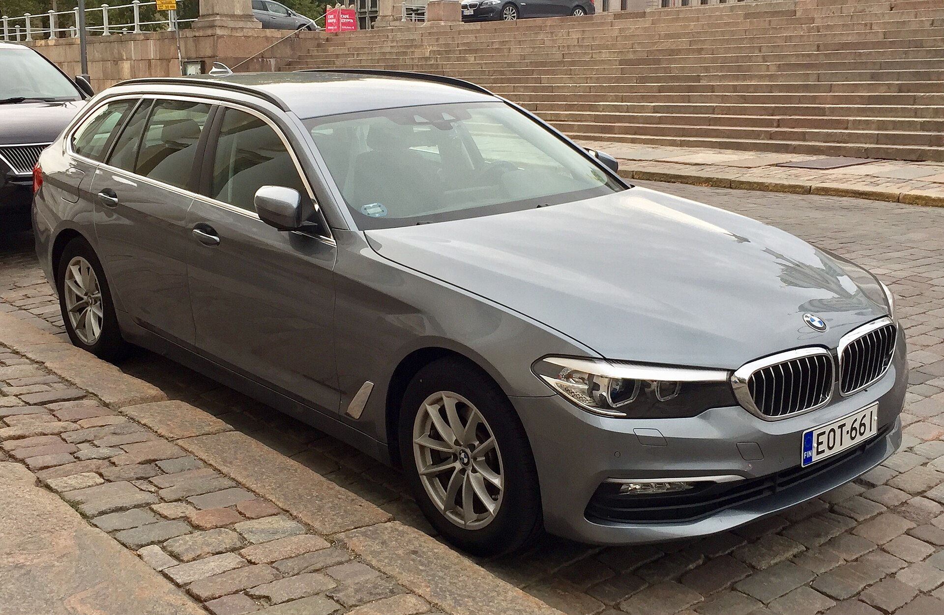 BMW 5 Series (Sedan / Touring) G30 / G31 (2017–2023) – front three-quarter view
