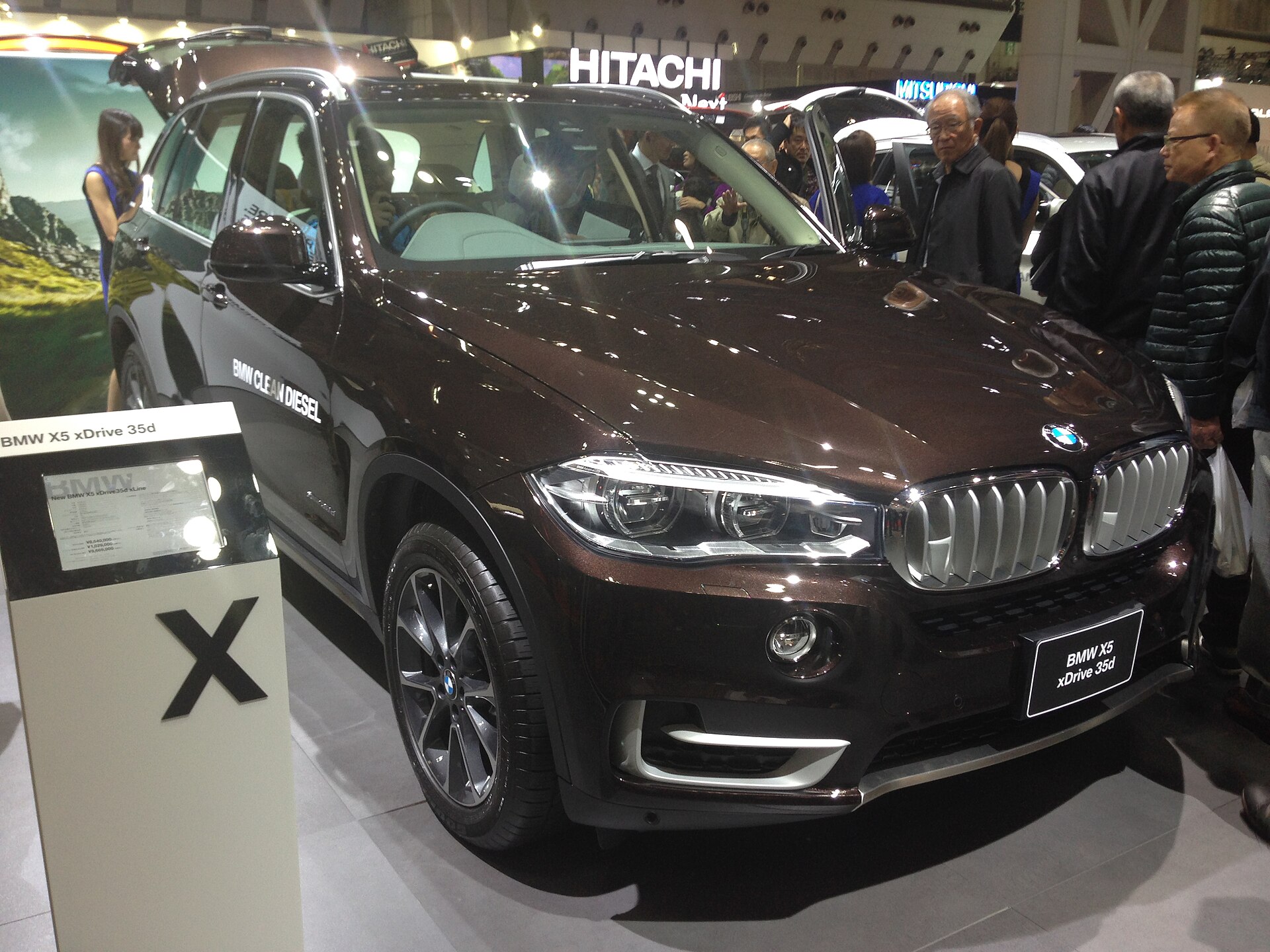 BMW X5 F15 (X5 M: F85) (2013–2018) – front three-quarter view