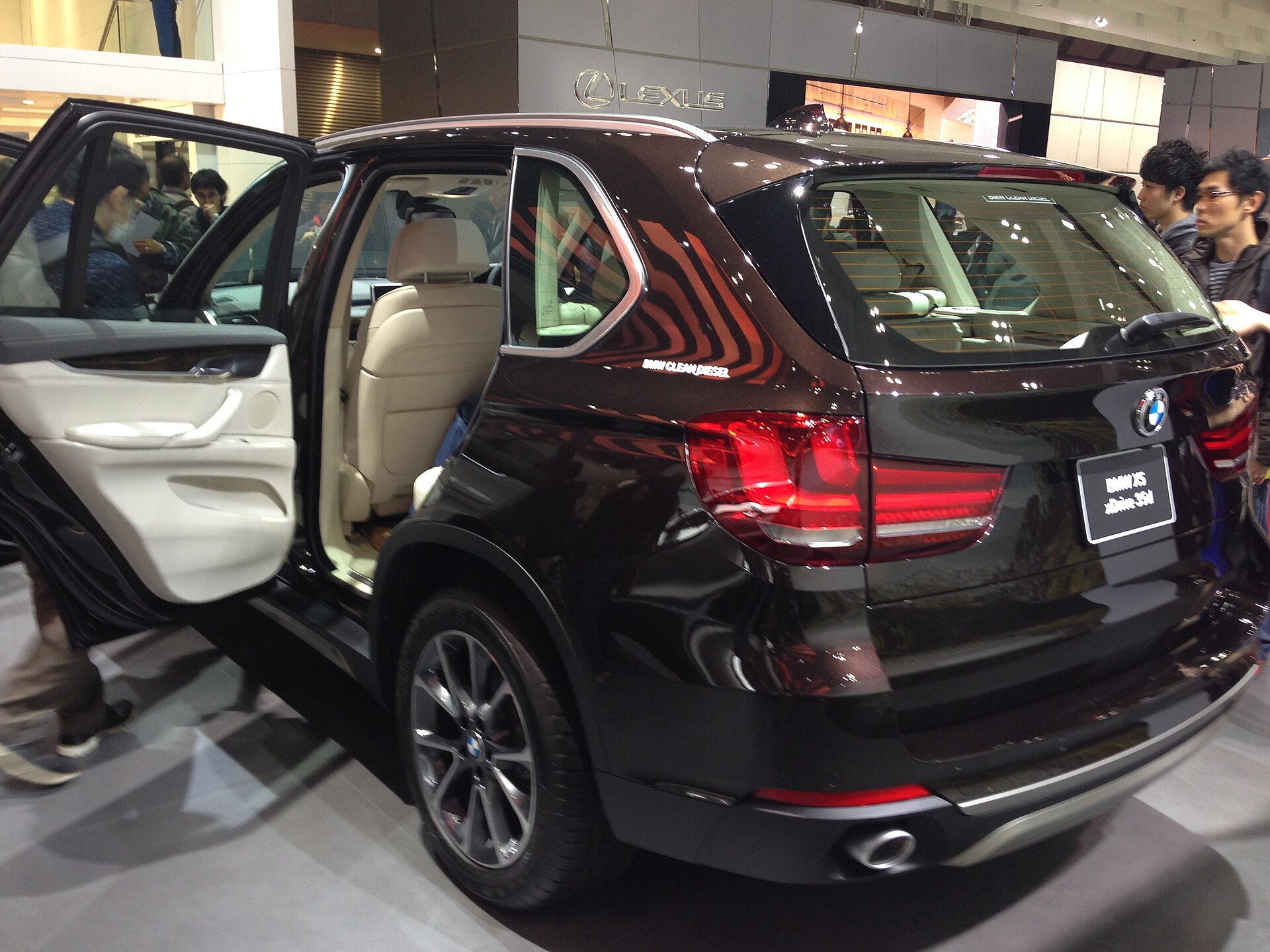 BMW X5 F15 (X5 M: F85) (2013–2018) – rear view