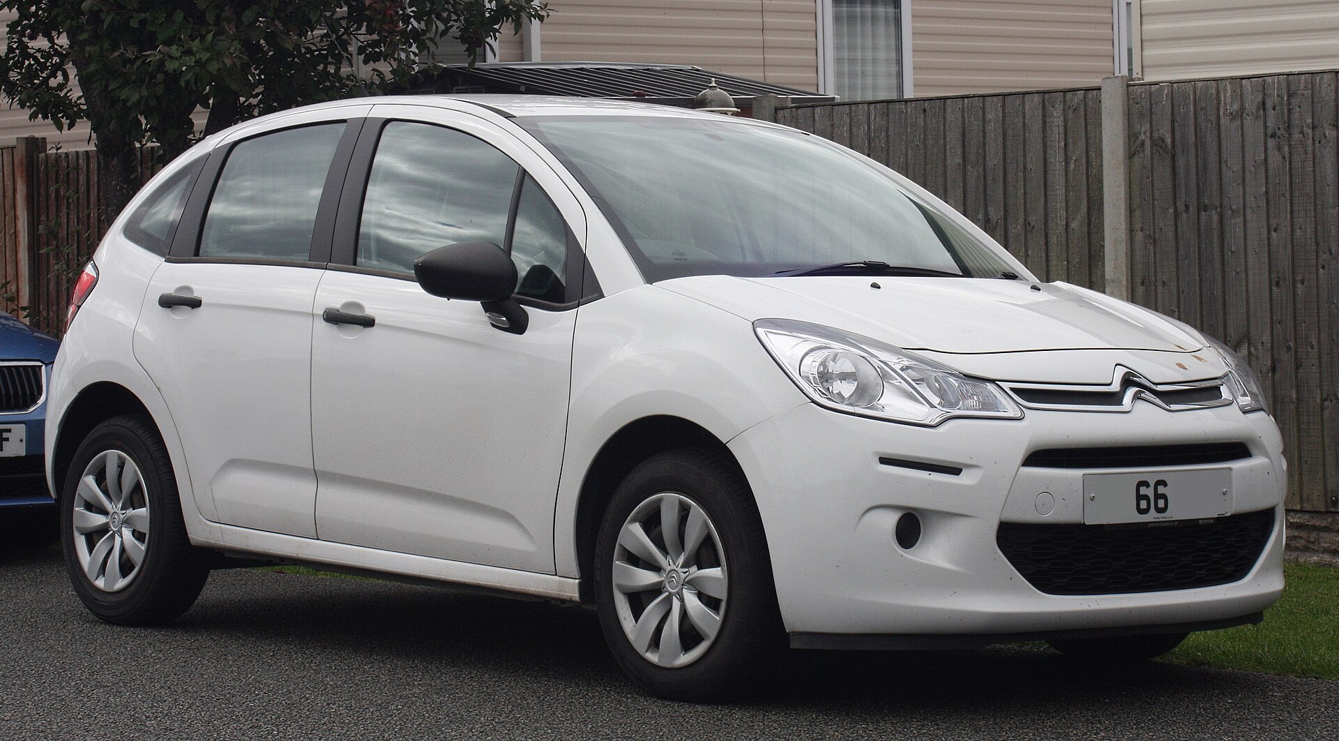 Citroën C3 III (2016–2024) – front three-quarter view