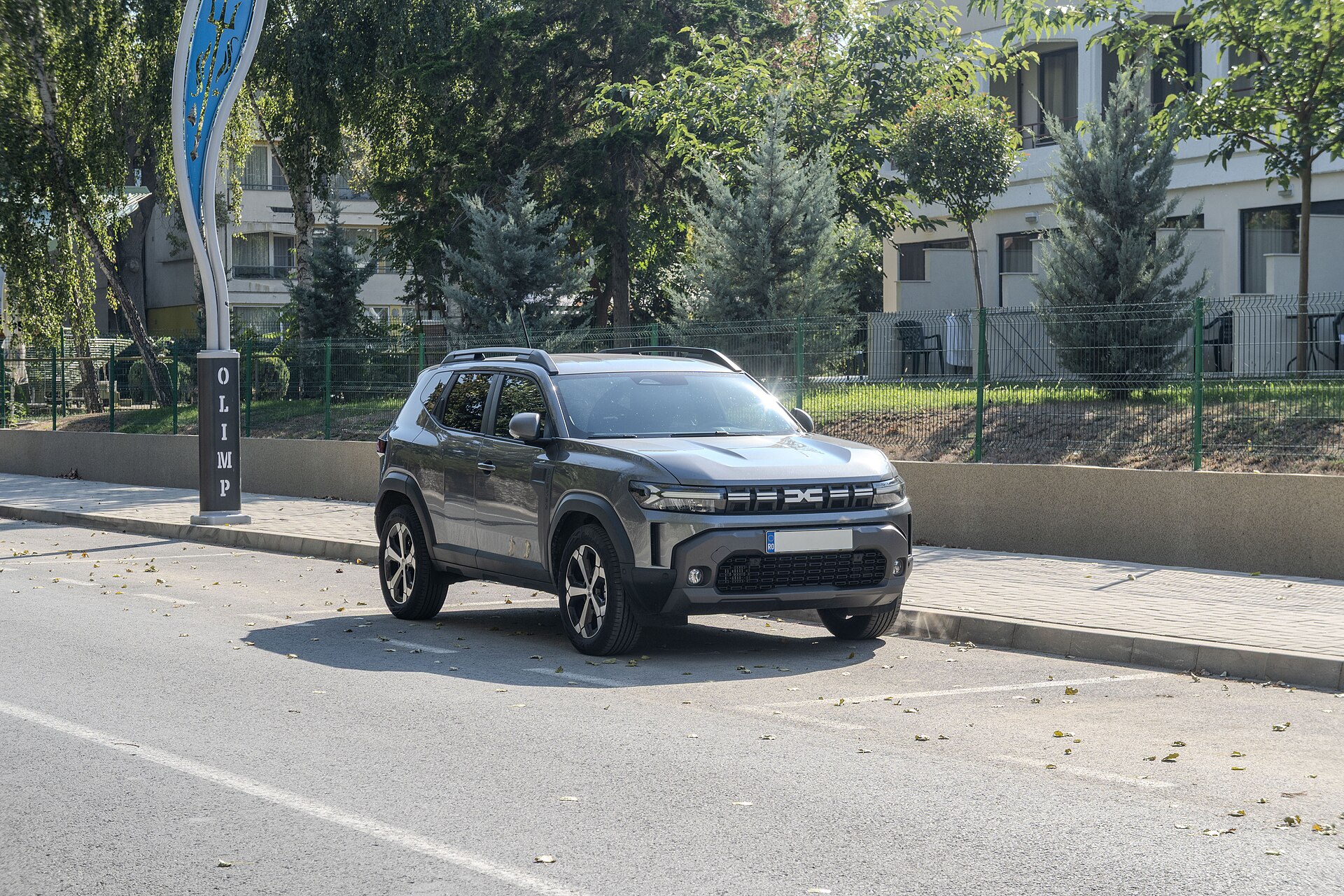 Dacia Duster III (2024–) – front three-quarter view