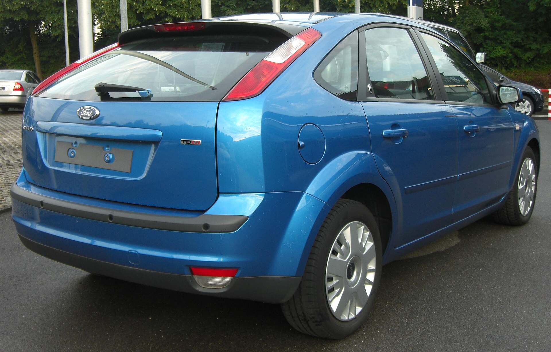 Ford Focus (hatchback / sedan / estate) Mk2 (C307) (2004–2011) – rear view