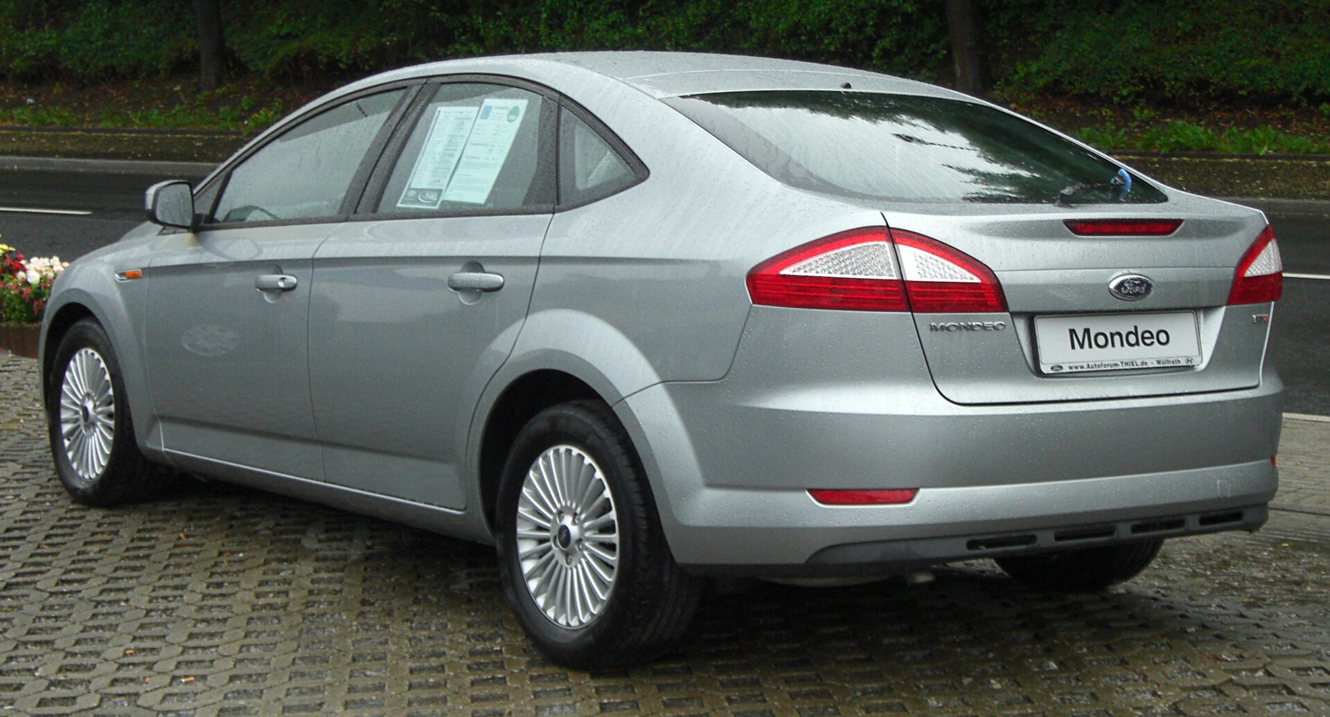 Ford Mondeo (sedan / liftback / estate) Mk4 (CD345) (2007–2014) – rear view