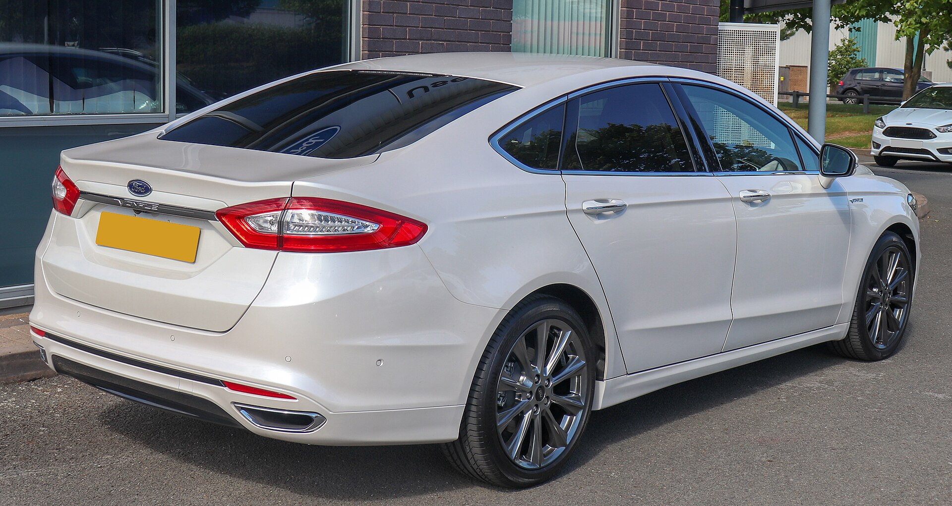 Ford Mondeo (sedan / liftback / estate) Mk5 (CD391) (2014–2022) – rear view