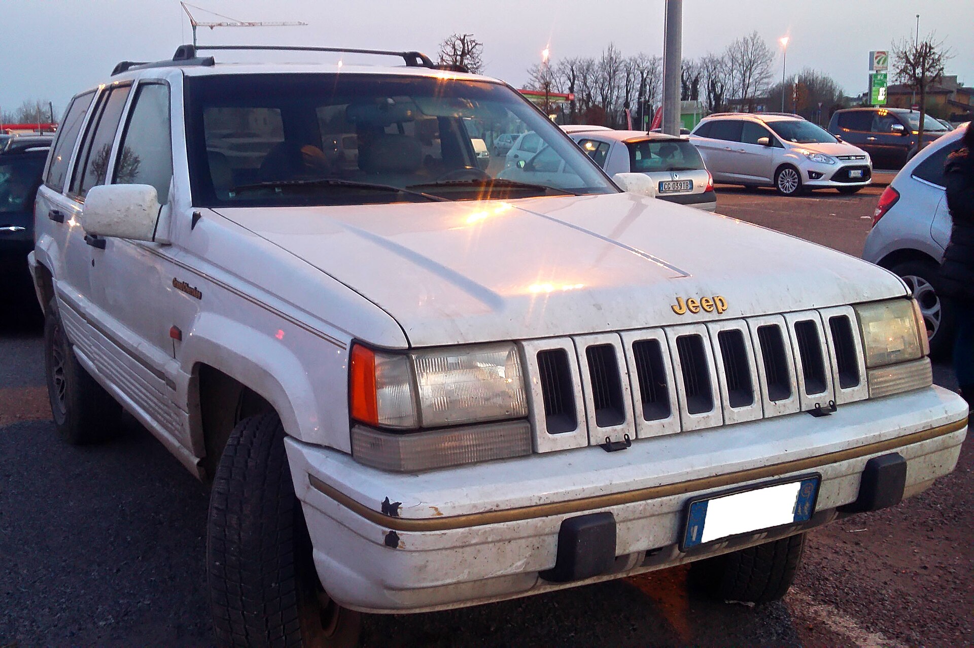 Jeep Grand Cherokee I (1991–1999) – front three-quarter view