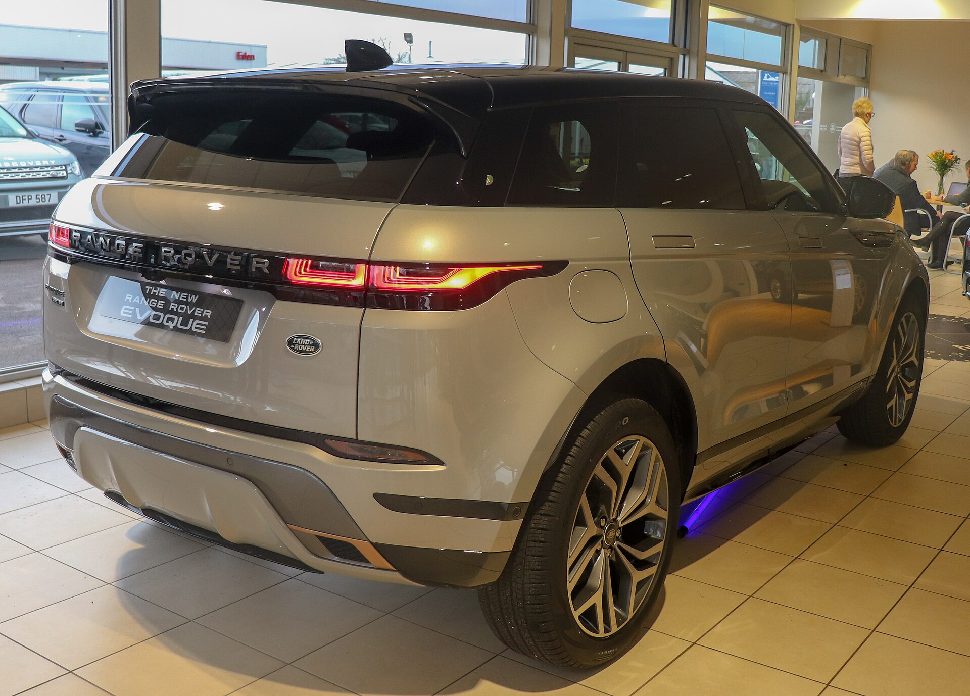 Land Rover Range Rover Evoque II (2019–) – rear view