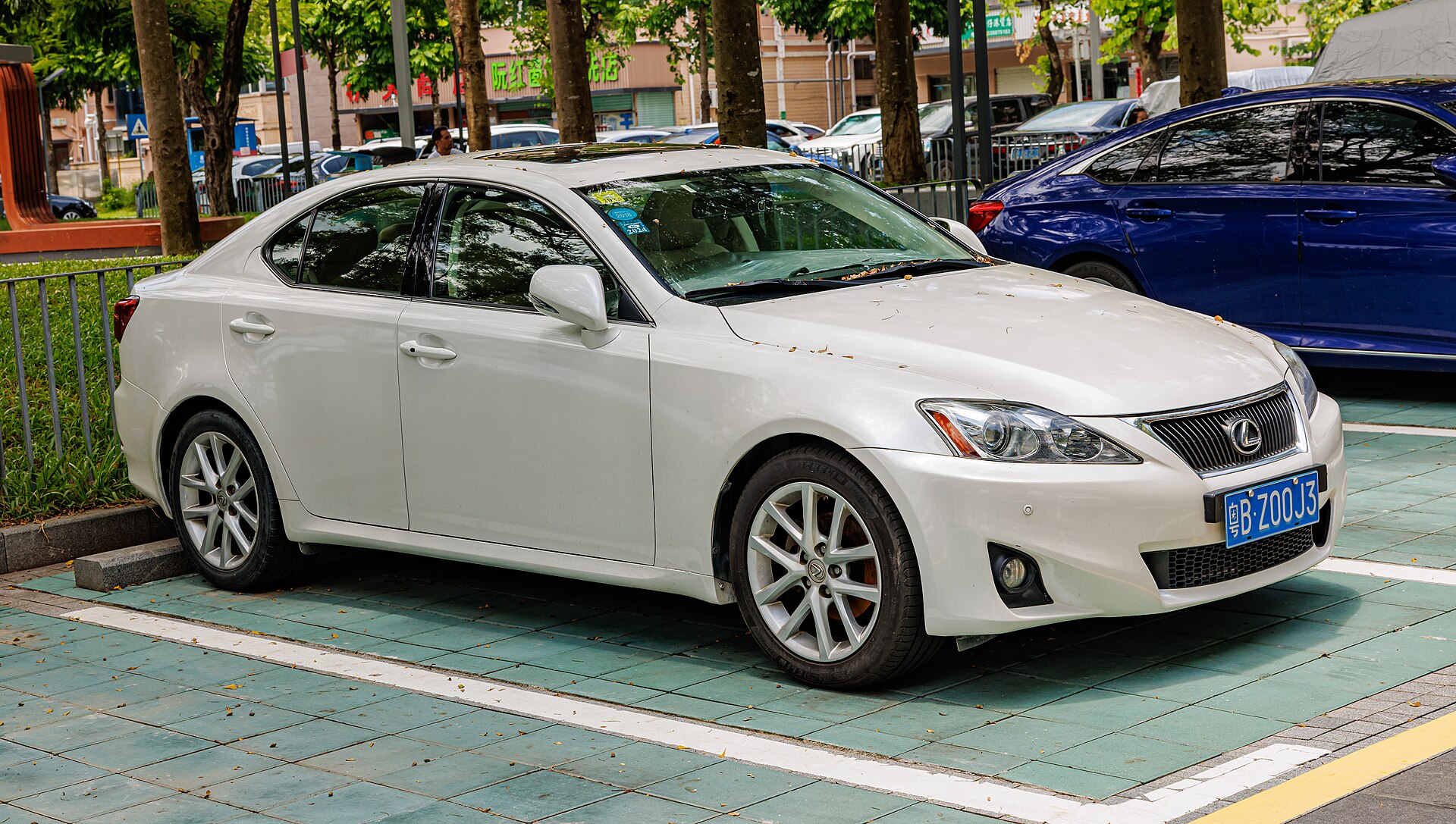 Lexus IS XE20 (2005–2013)
