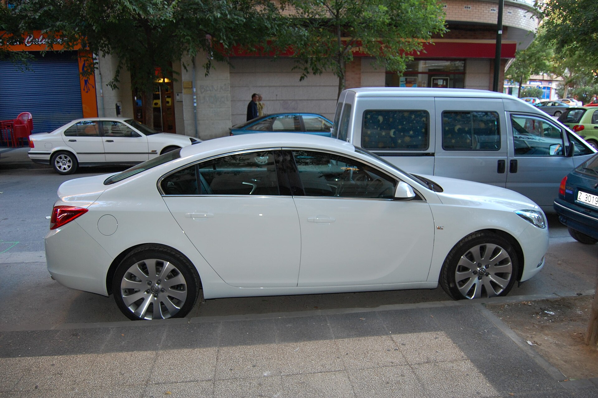 Opel Insignia (hatchback / sedan / Sports Tourer) A (G09) (2008–2017) – side profile