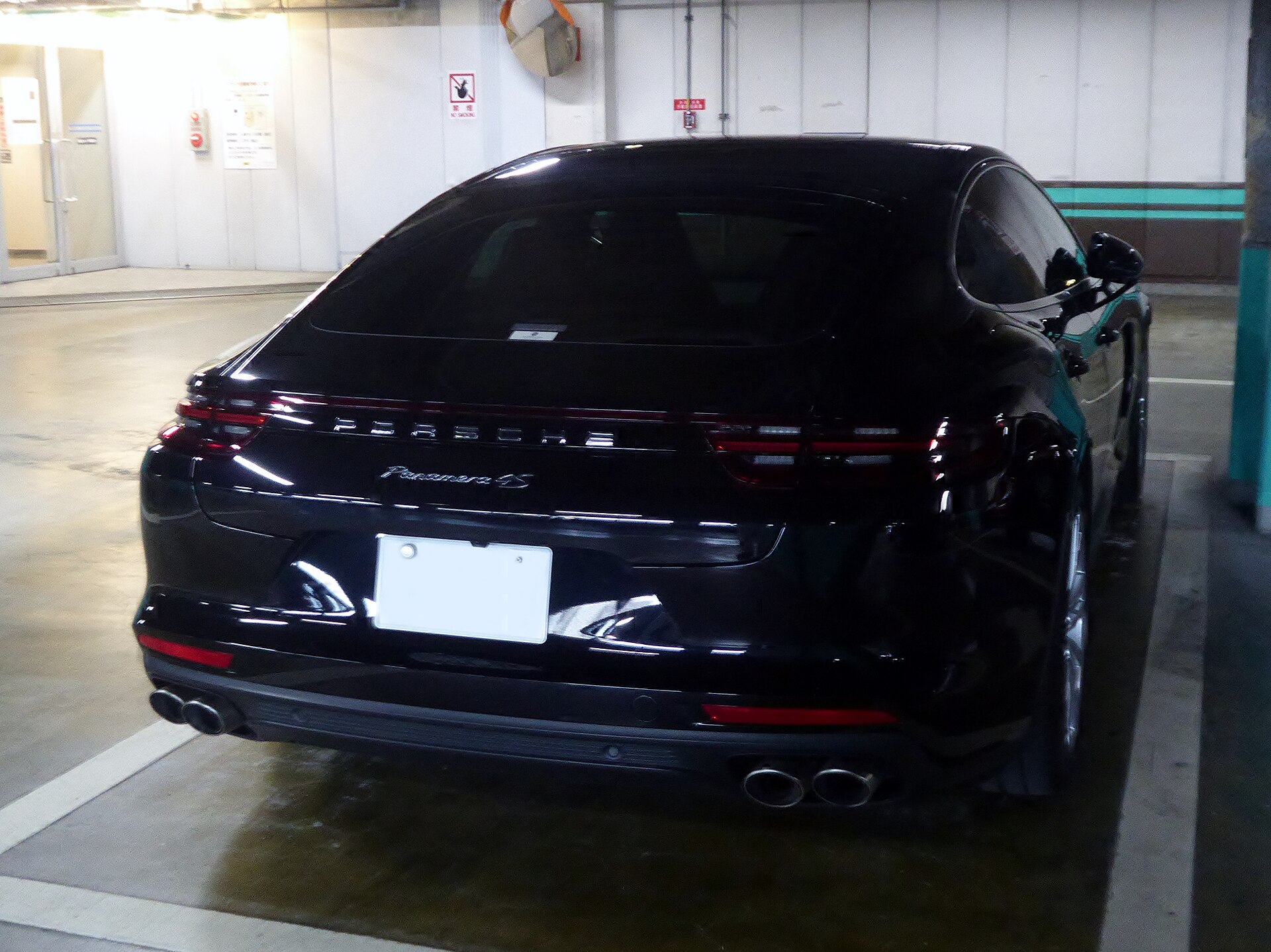 Porsche Panamera 971 (2016–2023) – rear view